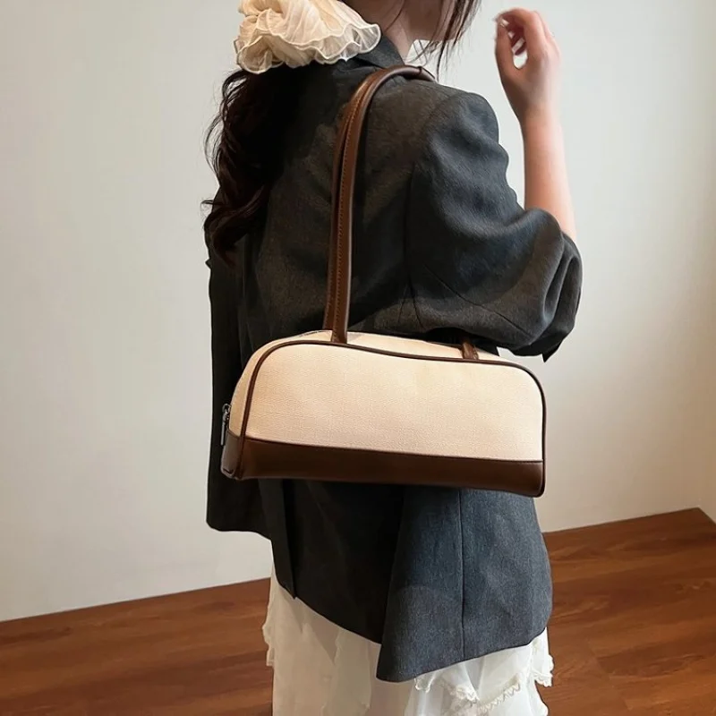 Fashionable Leather Women's Messenger Bag High-End Luxury Elegant Artistry Trendy Vintage Commuter Daily Casual Bag
Fashionable Leather Women's Messenger Bag High-End Luxury Elegant Artistry Trendy Vintage Commuter Daily Casual Bag