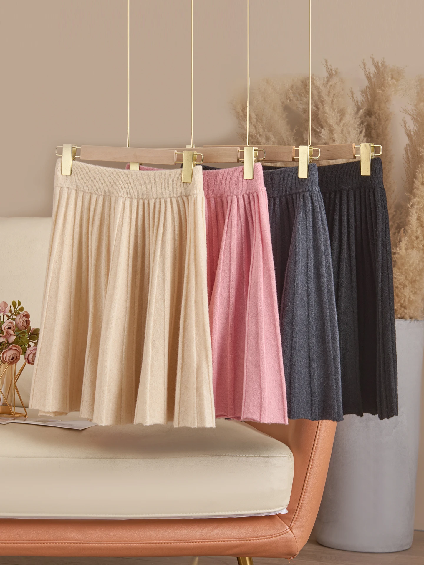 Autumn Winter Women 100% Pure Wool Skirt French Pleated Versatile Elegant Light Luxury Slim Fit Knit Dress Fashion
Autumn Winter Women 100% Pure Wool Skirt French Pleated Versatile Elegant Light Luxury Slim Fit Knit Dress Fashion