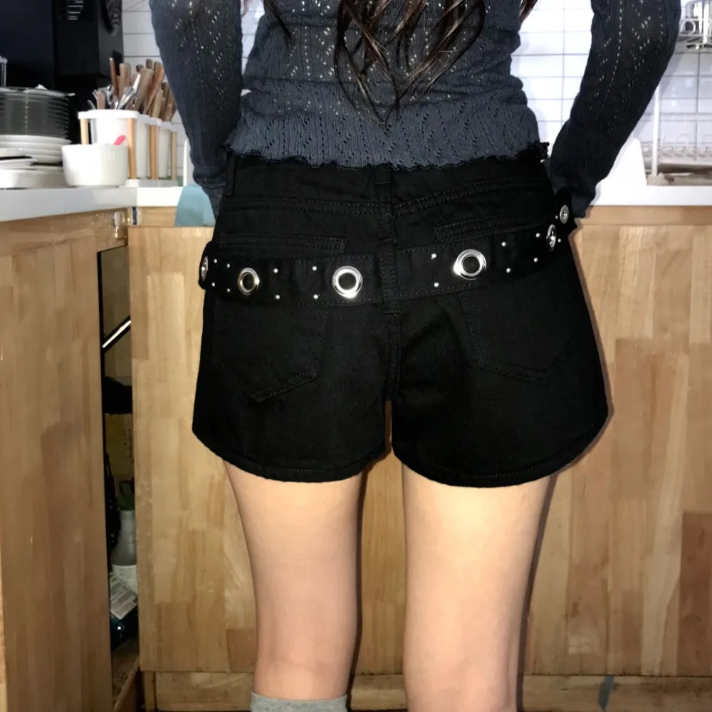Summer 2026 Chic Fashion Casual Style Shorts Pure Color Metal Button High Waist Loose Fit Cotton Denim Casual Wear
Summer 2026 Chic Fashion Casual Style Shorts Pure Color Metal Button High Waist Loose Fit Cotton Denim Casual Wear