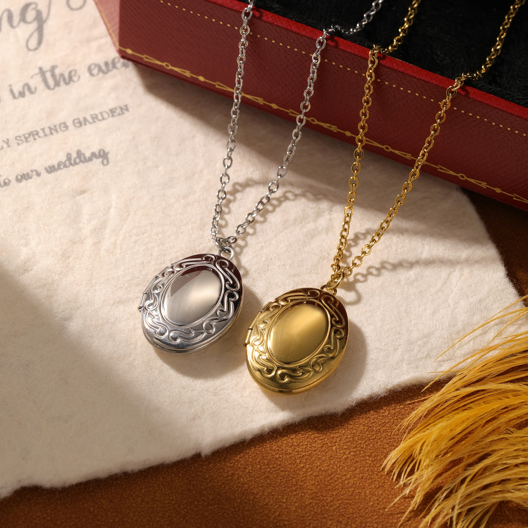 Ожерелье-медальон с фотографией на заказ, позолоченный овальный кулон с цветочной гравировкой, открывается для изображения, персонализированные мемориальные украшения для мамы
Ожерелье-медальон с фотографией на заказ, позолоченный овальный кулон с цветочной гравировкой, открывается для изображения, персонализированные мемориальные украшения для мамы