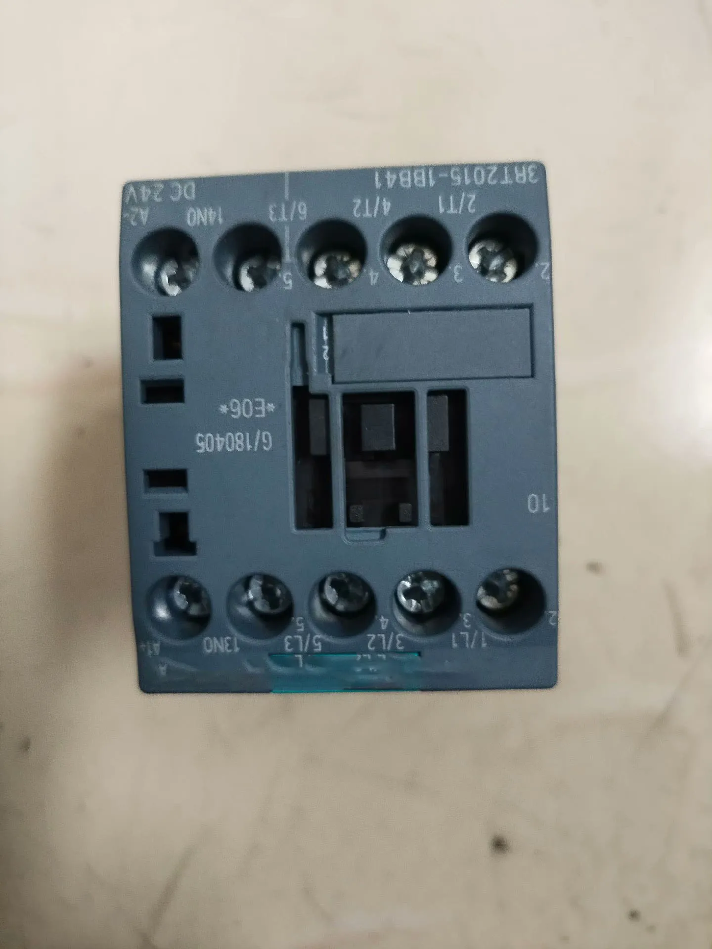 New Original 3RT2015-1BB41 3RT1035-1BB44 3RT1034-1BB40 3RT1035-1BB40 Electronic Components for Industrial Use
New Original 3RT2015-1BB41 3RT1035-1BB44 3RT1034-1BB40 3RT1035-1BB40 Electronic Components for Industrial Use