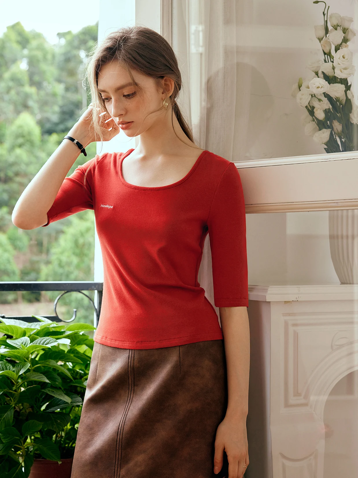 OLrain French Crew Neck T-shirt Women's Slim Red Knit Top 2025 Autumn Half Sleeve Embroidery Tshirts Ladies Clothes M56QT93120
OLrain French Crew Neck T-shirt Women's Slim Red Knit Top 2025 Autumn Half Sleeve Embroidery Tshirts Ladies Clothes M56QT93120
