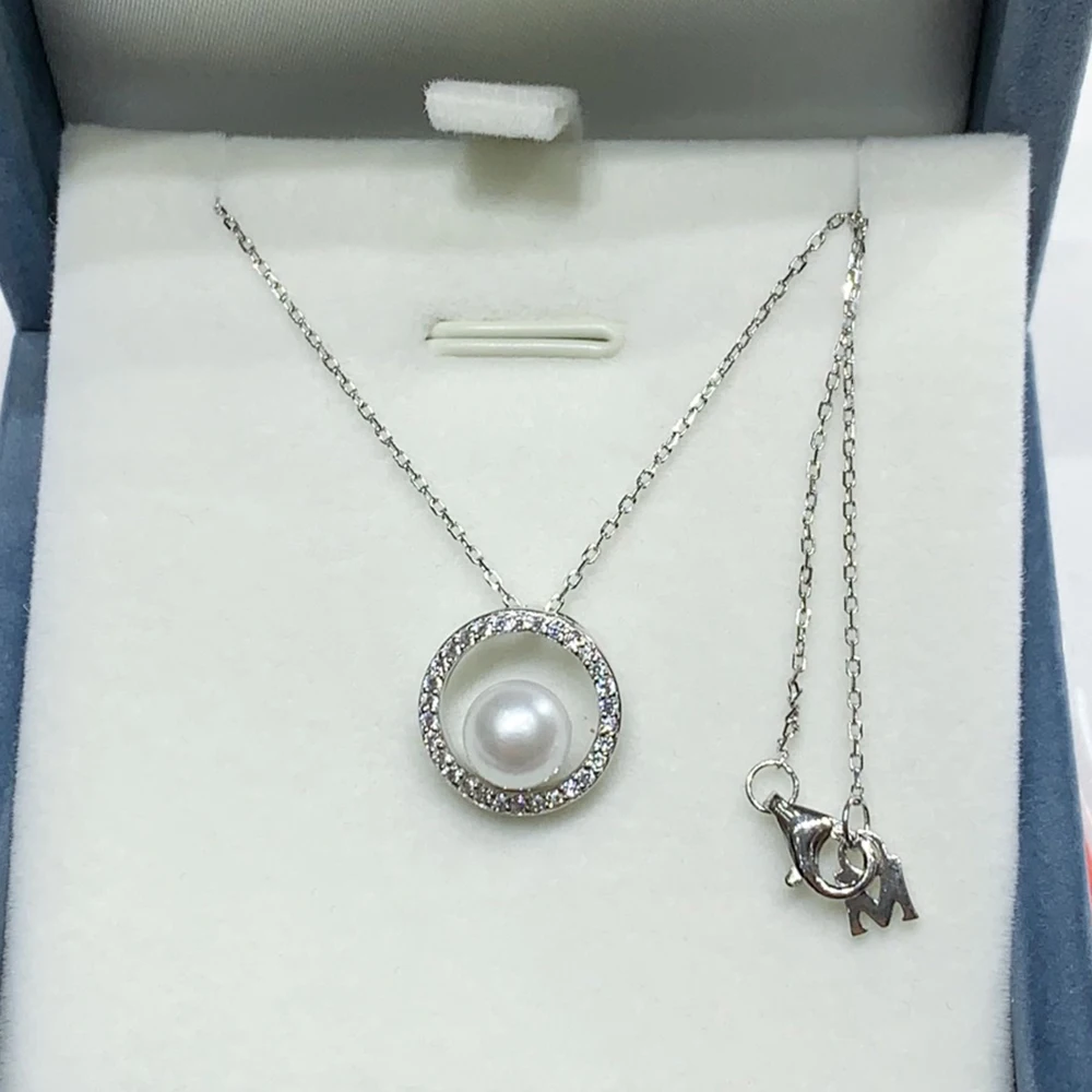 Simple and Elegant 925 Sterling Silver Pearl Pendant Necklace with 6-7 mm Akoya Seawater Pearl and Round Zirconia-Encased Design
Simple and Elegant 925 Sterling Silver Pearl Pendant Necklace with 6-7 mm Akoya Seawater Pearl and Round Zirconia-Encased Design