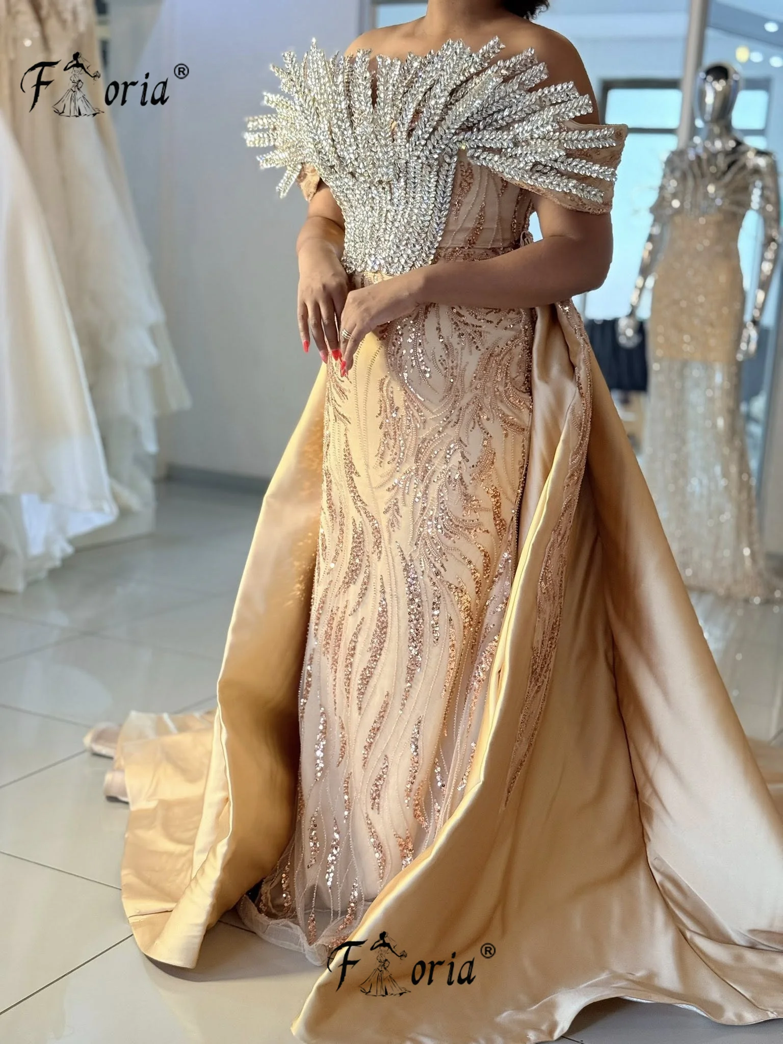 Женское вечернее платье цвета шампанского в Дубае, вечернее платье знаменитостей, кристаллы, серебряные блестящие бусины, платье русалки для свадебного мероприятия, Vestidos de gala
Женское вечернее платье цвета шампанского в Дубае, вечернее платье знаменитостей, кристаллы, серебряные блестящие бусины, платье русалки для свадебного мероприятия, Vestidos de gala