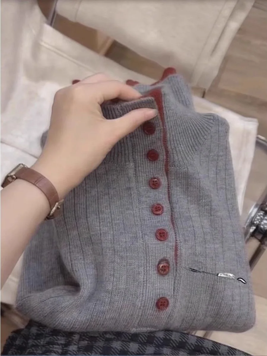 Женский вязаный свитер с высоким воротником, осенне-зимняя новинка, на одной пуговице, с эффектом омоложения, с длинными рукавами, красивый дизайн.
Женский вязаный свитер с высоким воротником, осенне-зимняя новинка, на одной пуговице, с эффектом омоложения, с длинными рукавами, красивый дизайн.