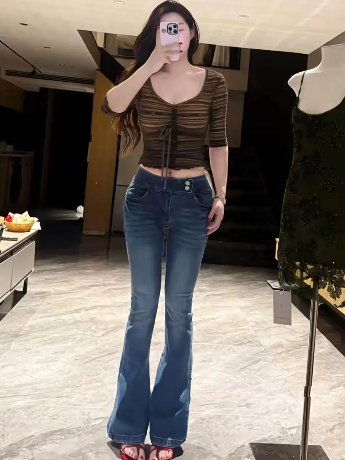 High Waist Denim Jeans Women's Slimming Washed Blue Retro Double Buckle with Hip Pad Long Pants Spring Season Cotton Elastic
High Waist Denim Jeans Women's Slimming Washed Blue Retro Double Buckle with Hip Pad Long Pants Spring Season Cotton Elastic
