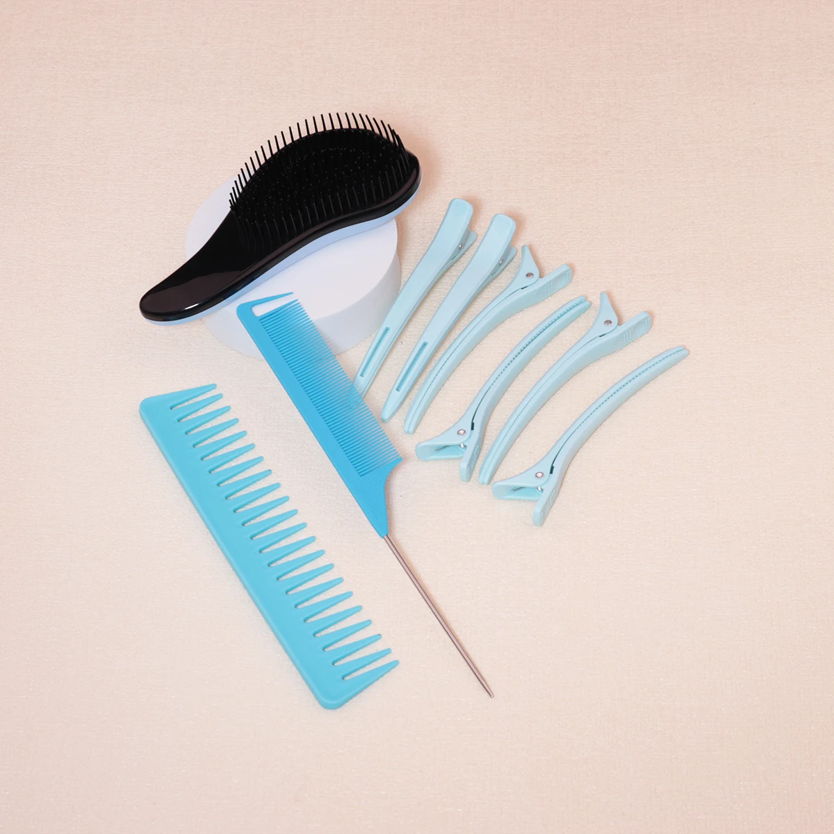Professional hair comb set, massage hair brush, pointed tail comb, wide tooth comb, with hair clip, special for real hair wigs
Professional hair comb set, massage hair brush, pointed tail comb, wide tooth comb, with hair clip, special for real hair wigs