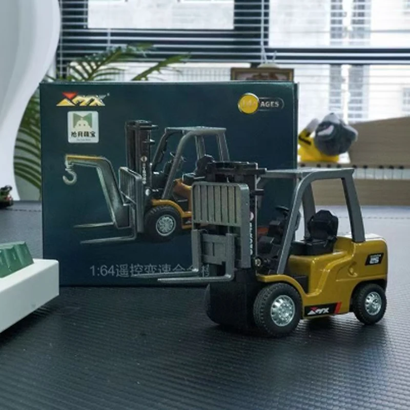 Спросите Nanfeng 1:64 Bluetooth мини-сплавный вилочный погрузчик с дистанционным управлением, инженерный автомобиль может управляться мобильным телефоном, автомобиль для детей
Спросите Nanfeng 1:64 Bluetooth мини-сплавный вилочный погрузчик с дистанционным управлением, инженерный автомобиль может управляться мобильным телефоном, автомобиль для детей