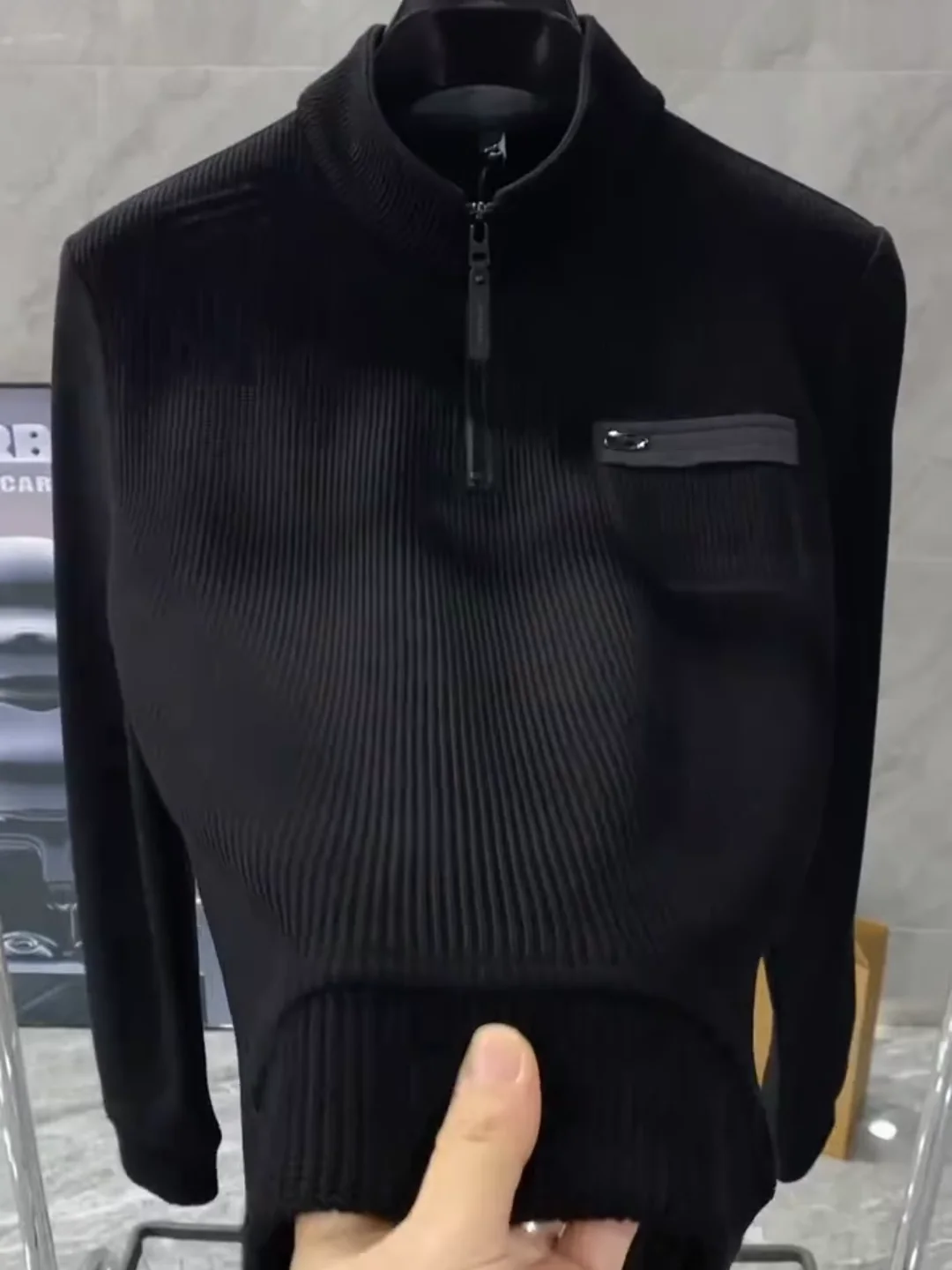 Мужская модная толстовка на молнии с воротником-стойкой, осенне-зимняя новинка, высококачественная повседневная одежда для молодежи
Мужская модная толстовка на молнии с воротником-стойкой, осенне-зимняя новинка, высококачественная повседневная одежда для молодежи