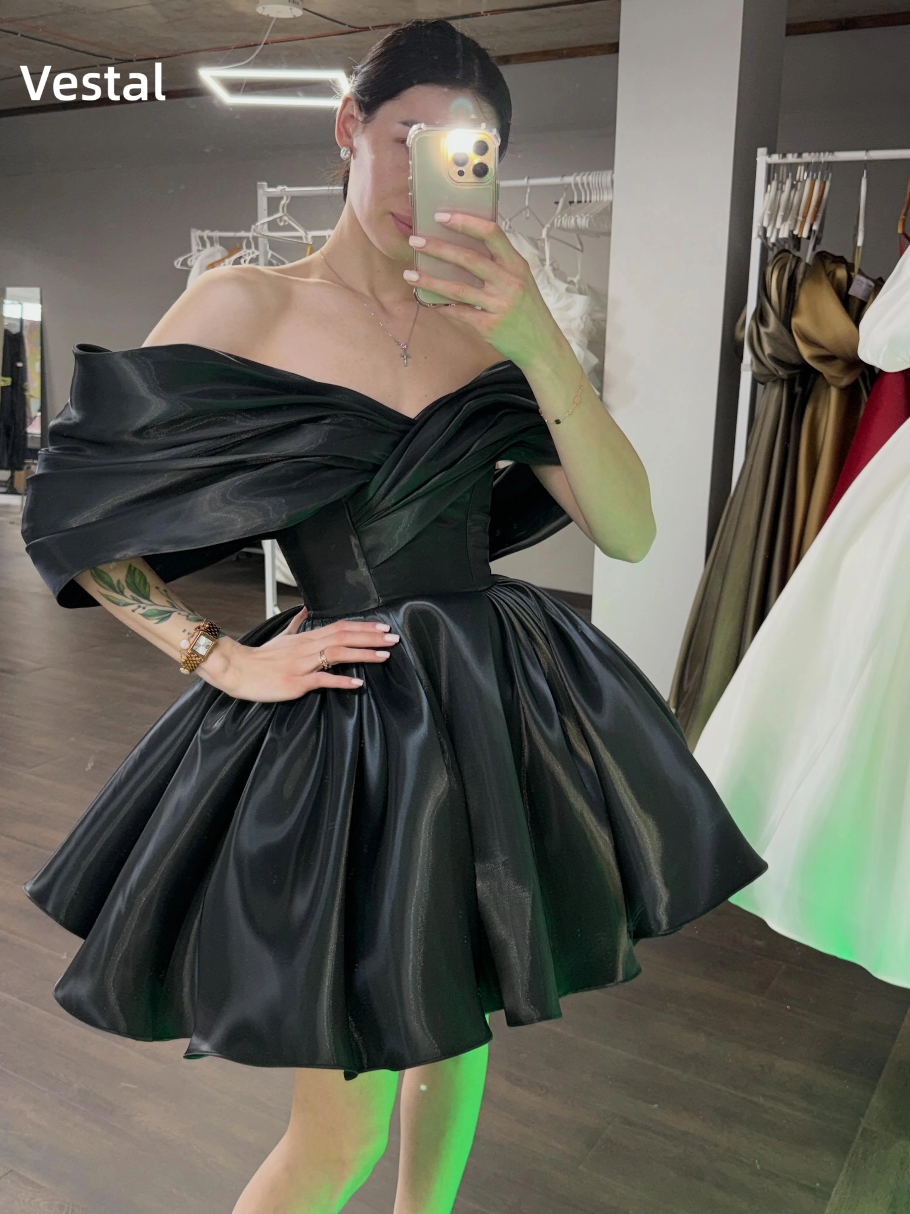 Black Off Shoulder Satin Short Prom Dress with Corset A Line Homecoming Gown Birthday Party Evening Club Night Customized
Black Off Shoulder Satin Short Prom Dress with Corset A Line Homecoming Gown Birthday Party Evening Club Night Customized