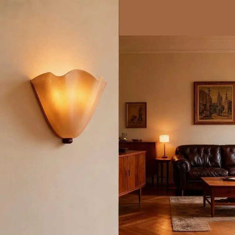 Nordic Vintage Shell Wall Lamp "ins" Style, Colorful Glass Bedroom Bedside Table, Hallway, Petal-shaped Artistic Atmosphere Lamp
Nordic Vintage Shell Wall Lamp "ins" Style, Colorful Glass Bedroom Bedside Table, Hallway, Petal-shaped Artistic Atmosphere Lamp