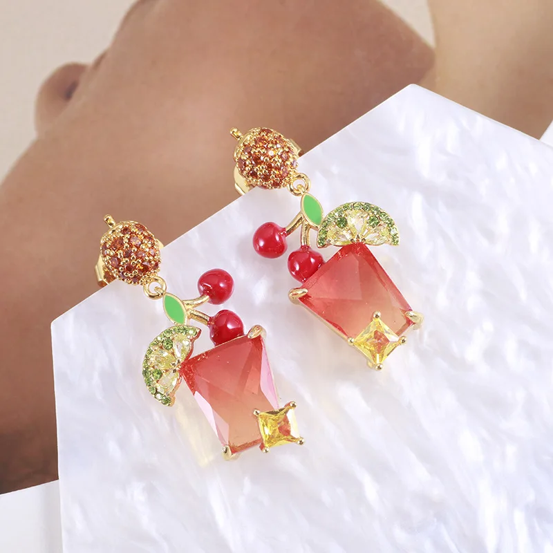 Sweet Flash Cubic Zircon Half-cut Lemon Cup Shaped Glass Shaped Strawberry Age-reducing Earrings Gifts for Women Girlfriend
Sweet Flash Cubic Zircon Half-cut Lemon Cup Shaped Glass Shaped Strawberry Age-reducing Earrings Gifts for Women Girlfriend