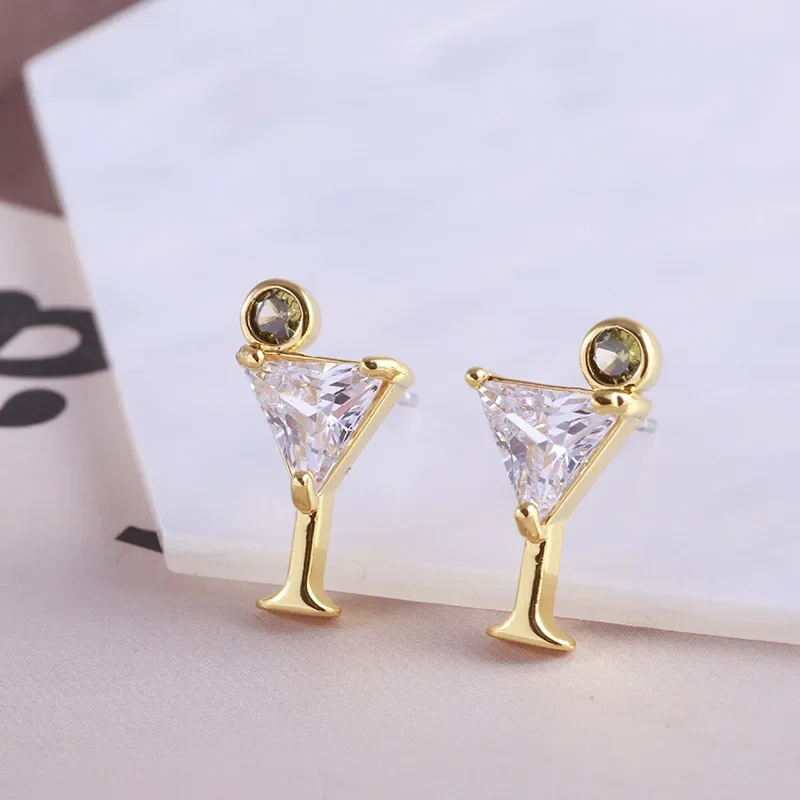 KS European and American Simple and Versatile Small Shining Zircon Creative Cocktail Cup Personalized Goblet Earrings
KS European and American Simple and Versatile Small Shining Zircon Creative Cocktail Cup Personalized Goblet Earrings