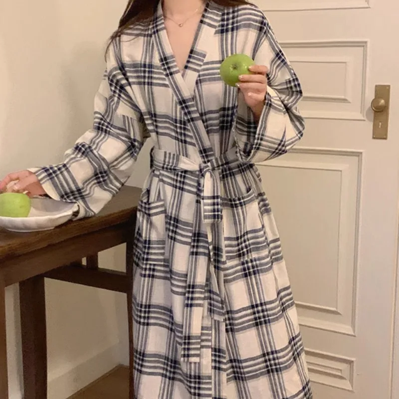 Spring and Summer Women's Dressing Gown, Bathrobe, Women's Simple Checkered Loose Robe, V-Neck Long Sleeved Home Nightgown
Spring and Summer Women's Dressing Gown, Bathrobe, Women's Simple Checkered Loose Robe, V-Neck Long Sleeved Home Nightgown