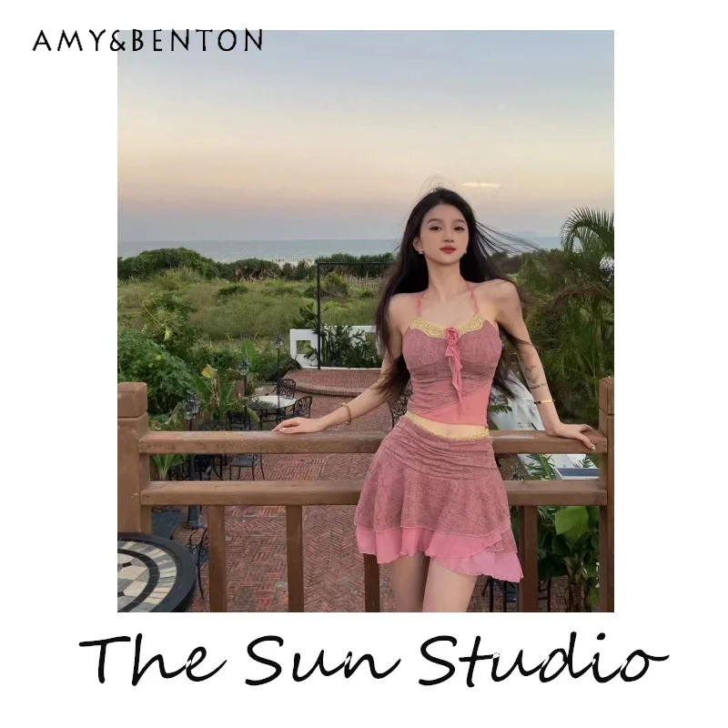 2025 New Japanese Summer Y2K Millennial Pink Hollow Knit Hot Rose Suspender Skirt Suit For Women
2025 New Japanese Summer Y2K Millennial Pink Hollow Knit Hot Rose Suspender Skirt Suit For Women