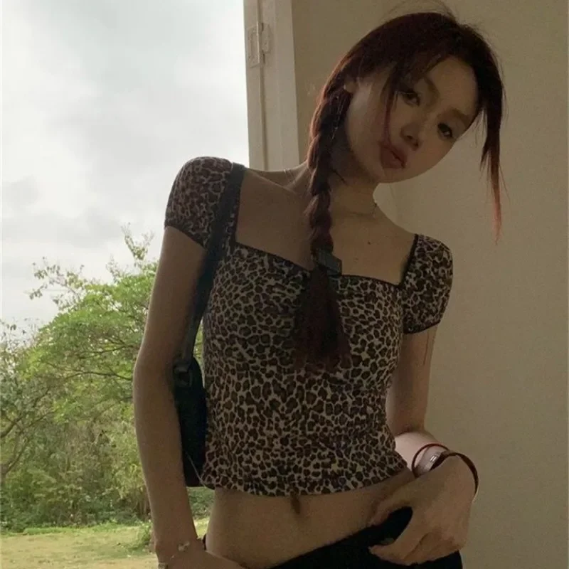 Short Sleeve Leopard T-shirts Women Slim Sexy Streetwear Summer Vintage Tees American Fashion Style Simple All-match Aesthetic
Short Sleeve Leopard T-shirts Women Slim Sexy Streetwear Summer Vintage Tees American Fashion Style Simple All-match Aesthetic