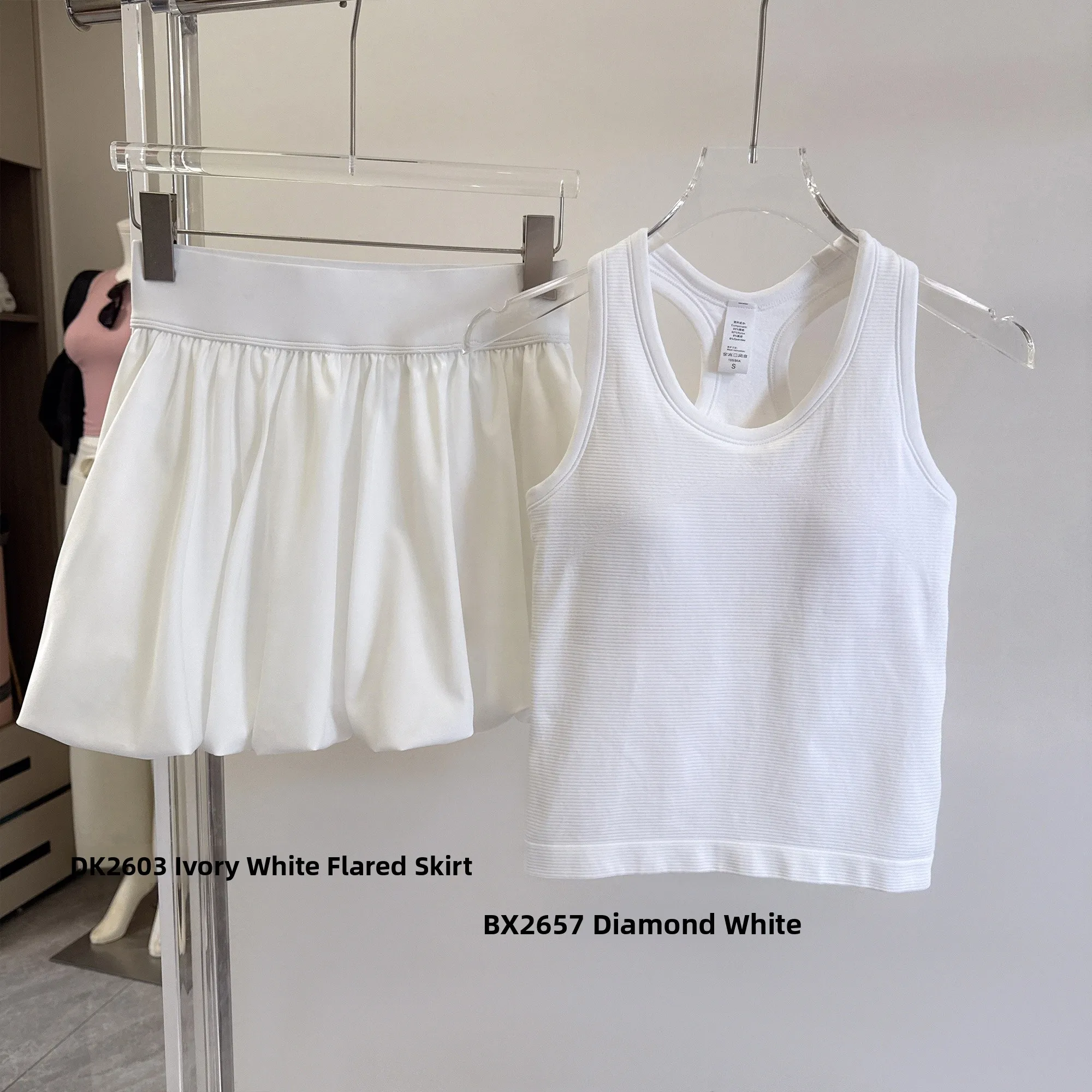 Women's Sports Skirt Set with Chest Pad Shock Absorption Gathered Tennis Vest Outdoor Training Summer Sporty Casual Skirt
Women's Sports Skirt Set with Chest Pad Shock Absorption Gathered Tennis Vest Outdoor Training Summer Sporty Casual Skirt