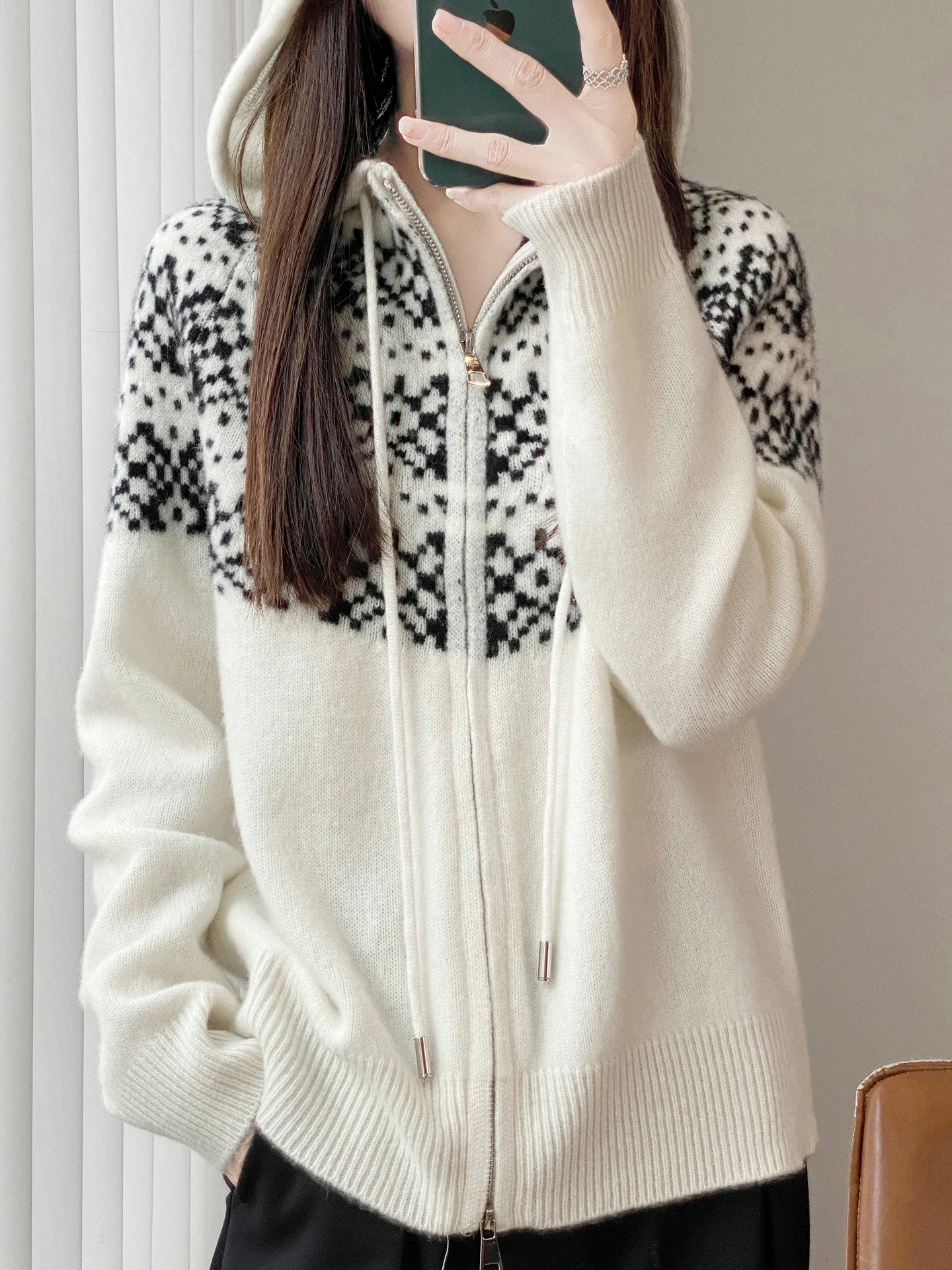 Hooded Woman 100% Meirno Wool Sweater Ladies Autumn Winter Thick Knitted Cardigan Long Sleeve Clothing Tops Cashmere Outerwear
Hooded Woman 100% Meirno Wool Sweater Ladies Autumn Winter Thick Knitted Cardigan Long Sleeve Clothing Tops Cashmere Outerwear