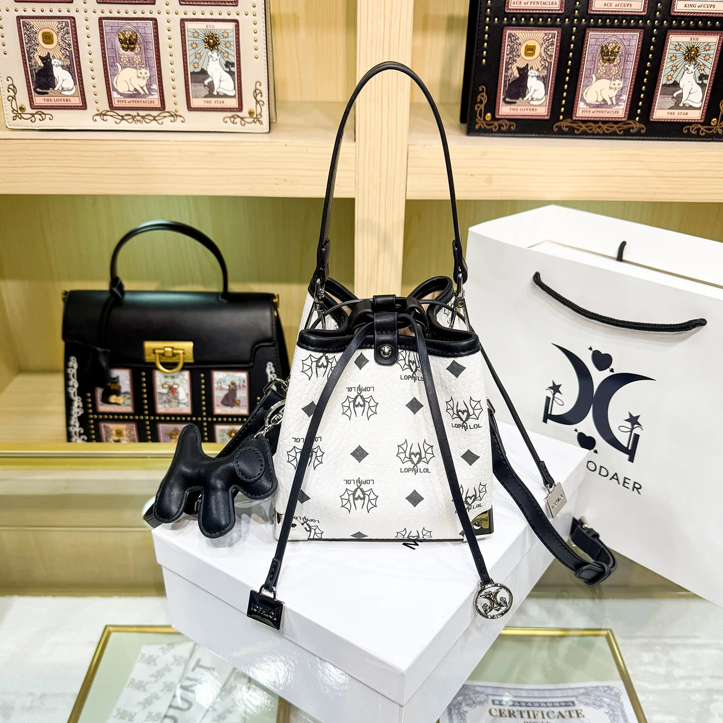 Large Capacity Commuter Tote Bag Women Stylish Minimalist Vintage High-End Simple Solid Color Trendy
Large Capacity Commuter Tote Bag Women Stylish Minimalist Vintage High-End Simple Solid Color Trendy