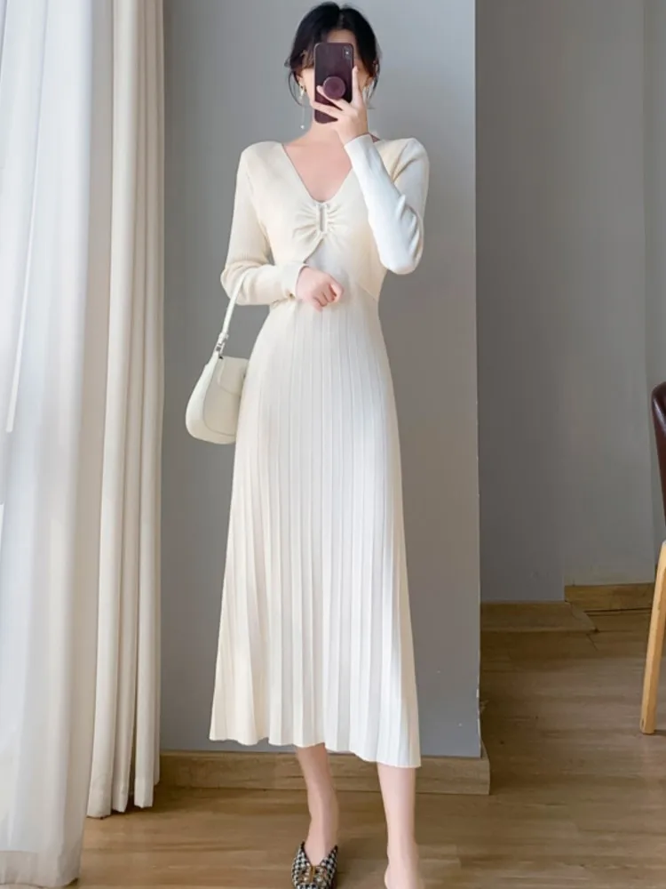 Casula V-neck Women Knitted Midi Dress Autumn Elegant Solid Color Long Sleeve Bodycon Pleated Vestidos Office Lady Outfits
Casula V-neck Women Knitted Midi Dress Autumn Elegant Solid Color Long Sleeve Bodycon Pleated Vestidos Office Lady Outfits