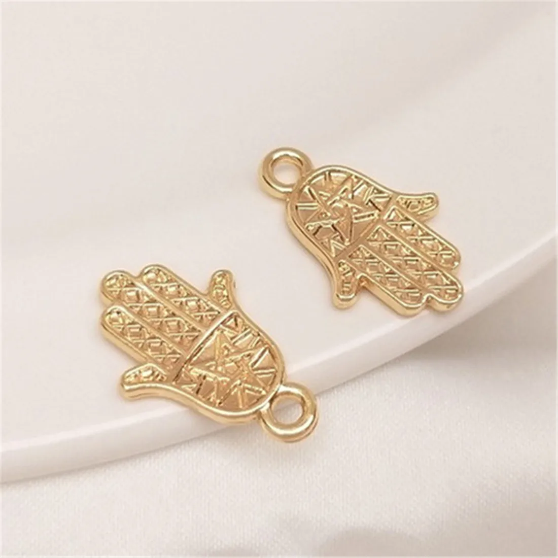 14K Gold Palm Pendant Fatima Hand Pendant Handmade Diy Bracelet Jewelry Accessories D044
14K Gold Palm Pendant Fatima Hand Pendant Handmade Diy Bracelet Jewelry Accessories D044