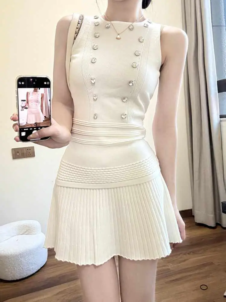 Summer New Elegant Knitted 2 Piece Set Caual Sexy Sleeveless Tops + Sweet Y2k Mini Skirt Chic Japanese Fashion Slim Fit Suit
Summer New Elegant Knitted 2 Piece Set Caual Sexy Sleeveless Tops + Sweet Y2k Mini Skirt Chic Japanese Fashion Slim Fit Suit
