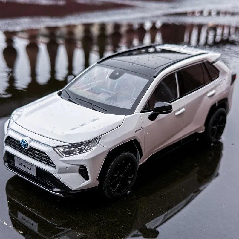 Diecast 1:18 Officially Licensed RAV4 Car Model Shock Absorber Pull Back Alloy Toy Vehicle Collection Miniature Voiture Ornament
Diecast 1:18 Officially Licensed RAV4 Car Model Shock Absorber Pull Back Alloy Toy Vehicle Collection Miniature Voiture Ornament