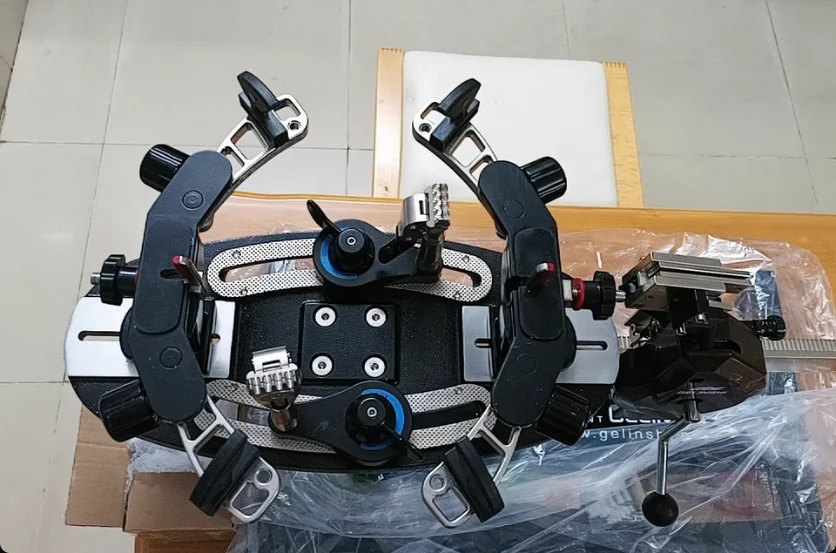 Classic Black Desktop Manual Racket Stringing Machine for Tennis & Badminton
Classic Black Desktop Manual Racket Stringing Machine for Tennis & Badminton