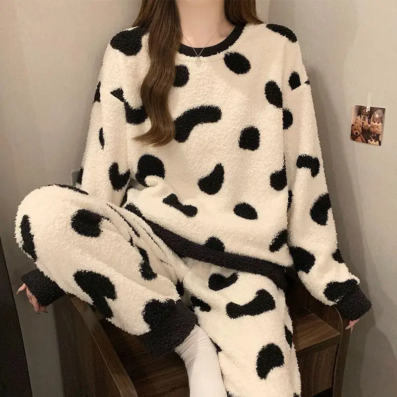 Коралловые бархатные пижамные комплекты с леопардовым принтом для девочек, одежда для отдыха принцессы с длинными рукавами, сохраняющая тепло, осенне-зимняя домашняя одежда, верхняя одежда
Коралловые бархатные пижамные комплекты с леопардовым принтом для девочек, одежда для отдыха принцессы с длинными рукавами, сохраняющая тепло, осенне-зимняя домашняя одежда, верхняя одежда