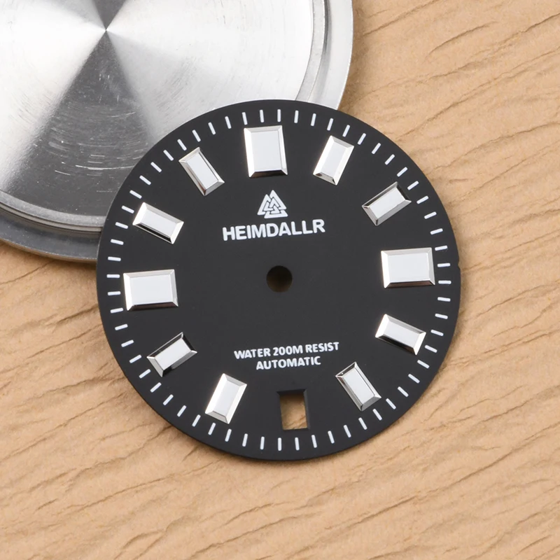 HEIMDALLR 3.0 O'clock 29mm watch dial BGW-9 Luminous SKX007009 for NH35A movement watch dials fit Seiko mod diving watch parts
HEIMDALLR 3.0 O'clock 29mm watch dial BGW-9 Luminous SKX007009 for NH35A movement watch dials fit Seiko mod diving watch parts