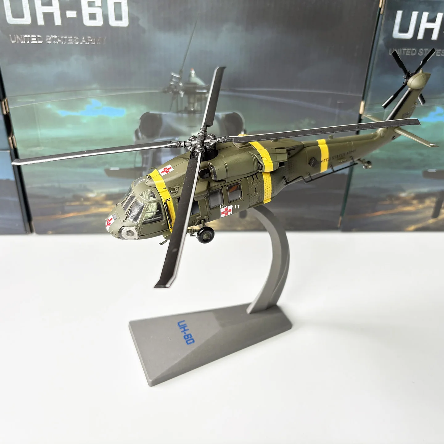 1/72 Scale US UH-60 Black Hawk Helicopter UH60 Rescue Combat Hawk Diecast Finished Military Plane Model Collection Ornament
1/72 Scale US UH-60 Black Hawk Helicopter UH60 Rescue Combat Hawk Diecast Finished Military Plane Model Collection Ornament
