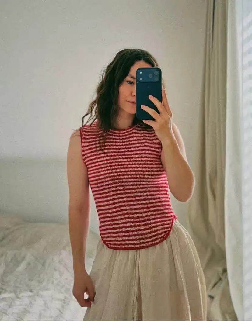 Summer new casual striped design, sleeveless camisole vest for women, versatile and retro in Hong Kong style
Summer new casual striped design, sleeveless camisole vest for women, versatile and retro in Hong Kong style