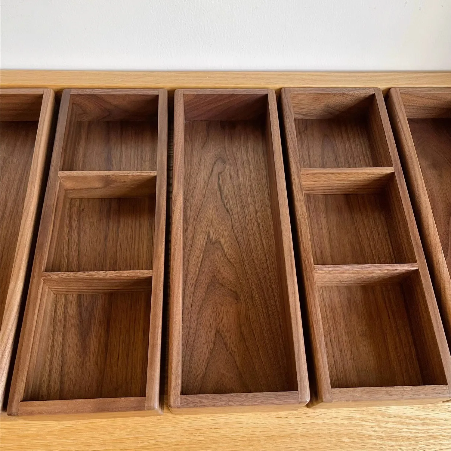 Solid Wood 3-Grid Table Organizer Entryway Black Walnut Storage Box For Sundries Office Desk Cards Box
Solid Wood 3-Grid Table Organizer Entryway Black Walnut Storage Box For Sundries Office Desk Cards Box