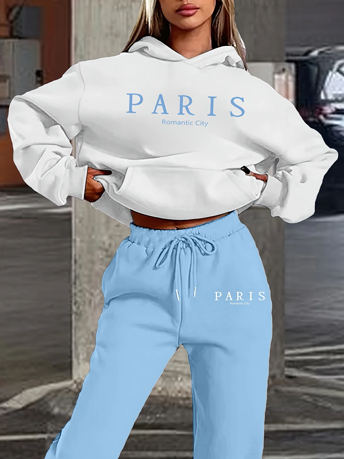 Men's and women's Parisian letter print hoodie set, women's casual two-piece set, street casual high-end suit
Men's and women's Parisian letter print hoodie set, women's casual two-piece set, street casual high-end suit