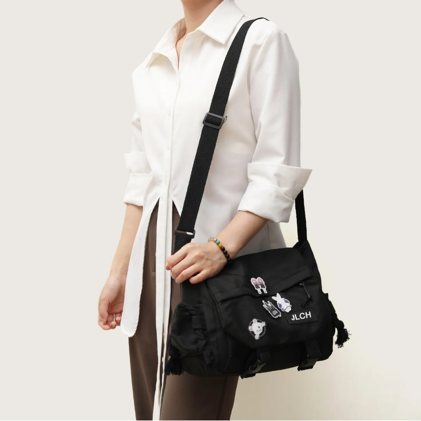 Симпатичная женская сумка-мессенджер, нейлоновая сумка через плечо, вместительная повседневная сумка для студентов, легкая сумка на каждый день
Симпатичная женская сумка-мессенджер, нейлоновая сумка через плечо, вместительная повседневная сумка для студентов, легкая сумка на каждый день