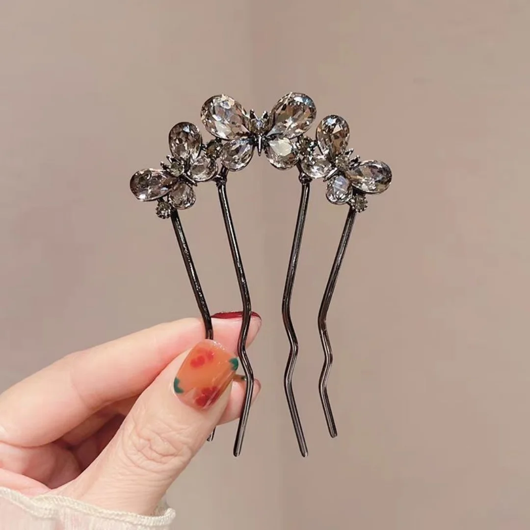 Заколка-гребень для волос с бабочкой из страз, элегантный и универсальный аксессуар для волос во французском стиле для затылка, заколка-шпилька, изысканная.
Заколка-гребень для волос с бабочкой из страз, элегантный и универсальный аксессуар для волос во французском стиле для затылка, заколка-шпилька, изысканная.