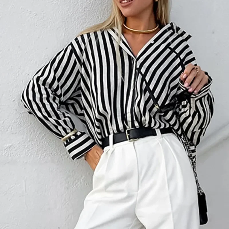 2024 New Classic Black & White Striped Long Sleeve Shirt for Women Autumn Fashion Commuting Women's Lapel Casual Loose Blouses
2024 New Classic Black & White Striped Long Sleeve Shirt for Women Autumn Fashion Commuting Women's Lapel Casual Loose Blouses