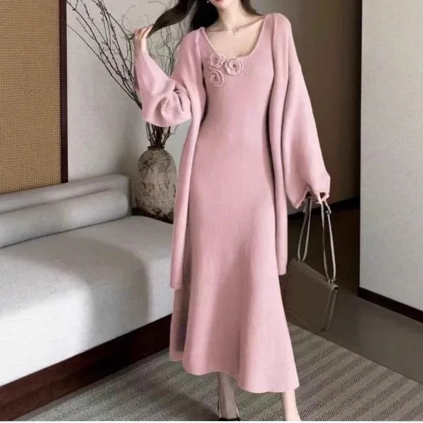 Осень и зима 2024, новая коллекция, модный свободный свитер, вязаное пальто, осеннее платье, комплект из двух предметов
Осень и зима 2024, новая коллекция, модный свободный свитер, вязаное пальто, осеннее платье, комплект из двух предметов