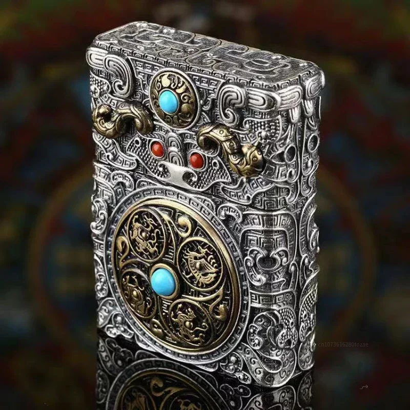 Тяжелая броня, ветрозащитная топливная зажигалка, креативная шестигранная трехмерная резьба, ретро зажигалка из чистой меди с шлифовальным кругом 
Тяжелая броня, ветрозащитная топливная зажигалка, креативная шестигранная трехмерная резьба, ретро зажигалка из чистой меди с шлифовальным кругом