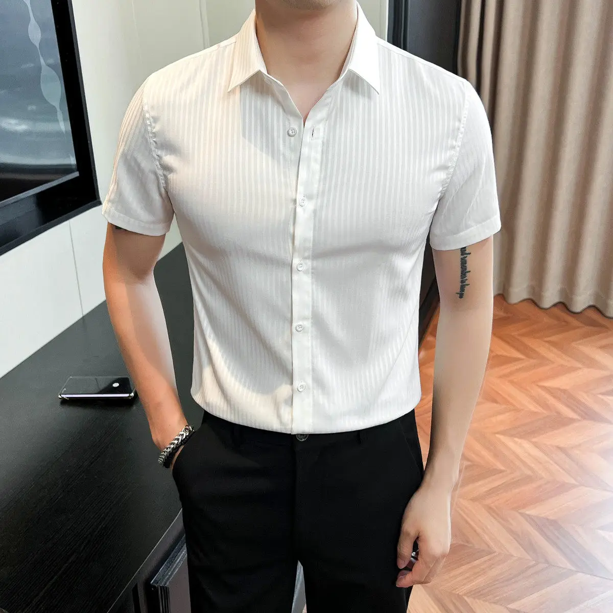 2026 Summer Solid Color Striped Short Sleeved Shirt for Men's Slim Fit Business Casual Formal Shirt Office Social Uniform Shirts
2026 Summer Solid Color Striped Short Sleeved Shirt for Men's Slim Fit Business Casual Formal Shirt Office Social Uniform Shirts
