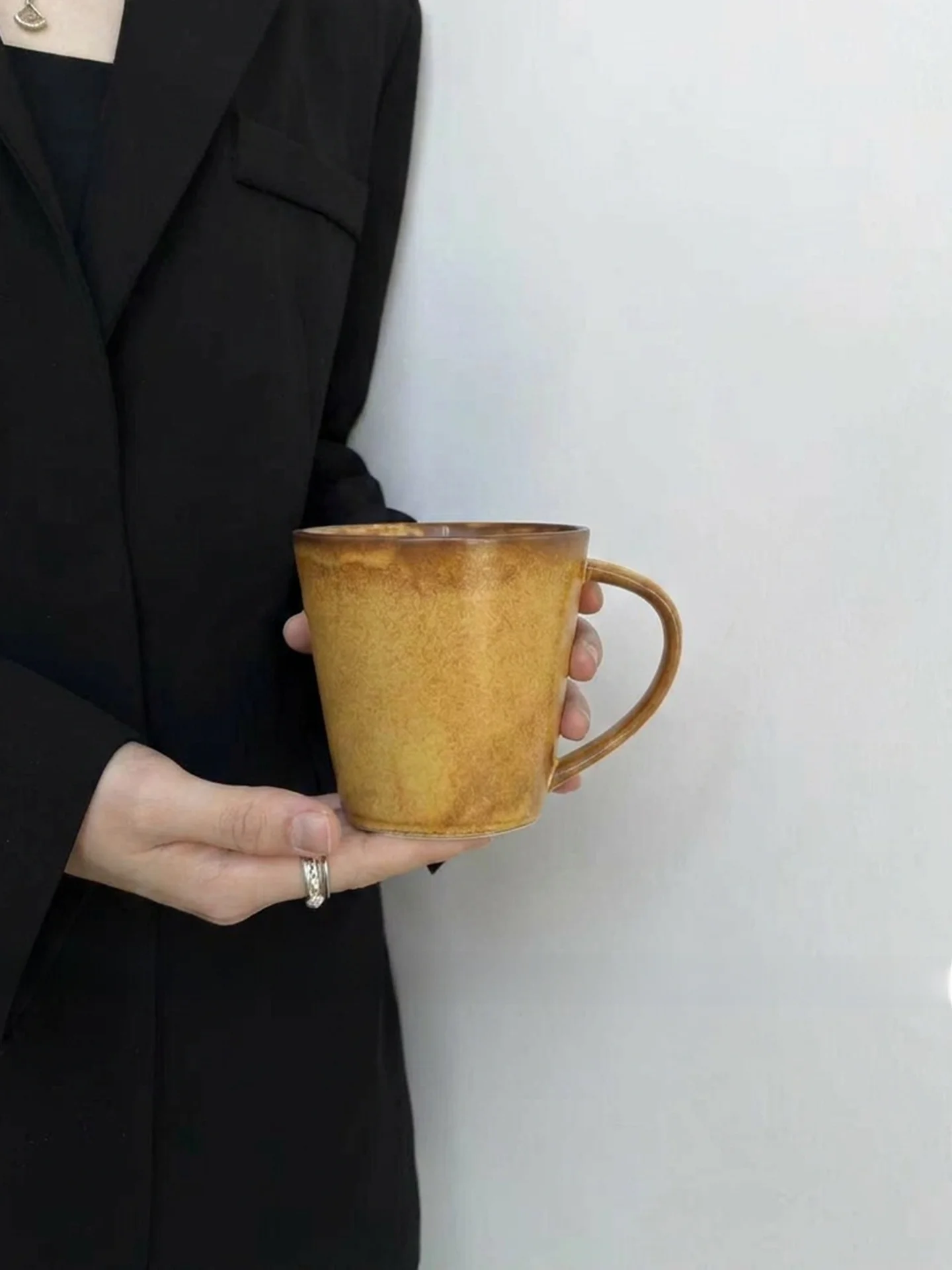 Retro Kiln Change Ceramic Mugs Simple Couple Office Tea Water Cups Half Orange Single Ear Handle without Lid China Made
Retro Kiln Change Ceramic Mugs Simple Couple Office Tea Water Cups Half Orange Single Ear Handle without Lid China Made