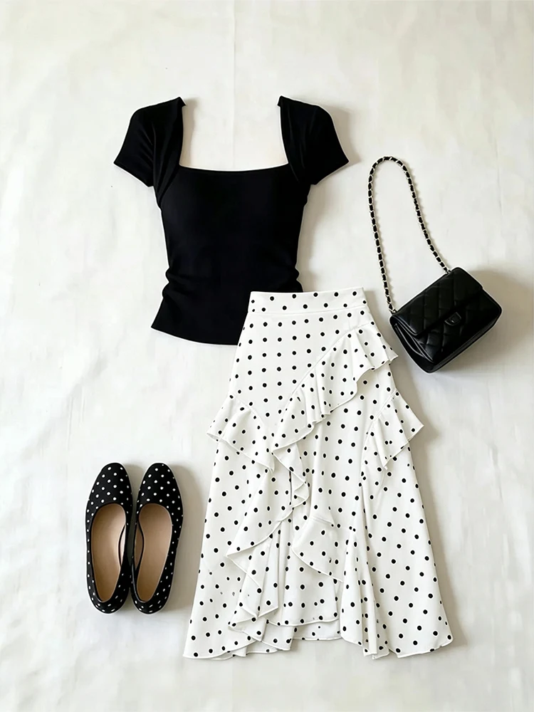 Hebe Style Elegantly Square Collar Short Sleeve Women's Summer Fashion Set with Polka Dot Ruffle Skirt Two-Piece Ensemble
Hebe Style Elegantly Square Collar Short Sleeve Women's Summer Fashion Set with Polka Dot Ruffle Skirt Two-Piece Ensemble
