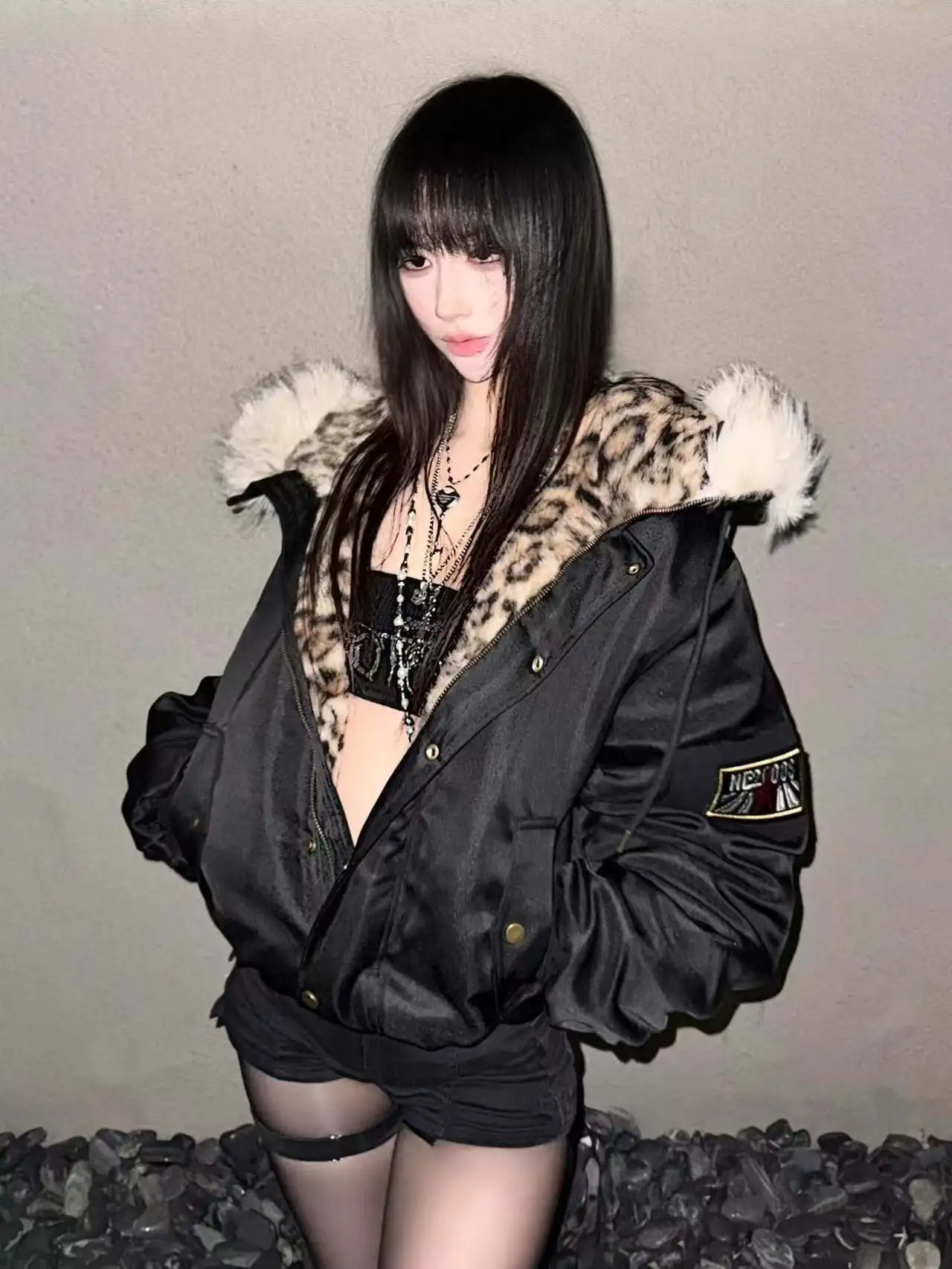 Thickened Hooded Coat Women's Winter New Style Pilot Street Cotton Jacket with Fur Collar Leopard Print Korean Style Loose Fit
Thickened Hooded Coat Women's Winter New Style Pilot Street Cotton Jacket with Fur Collar Leopard Print Korean Style Loose Fit