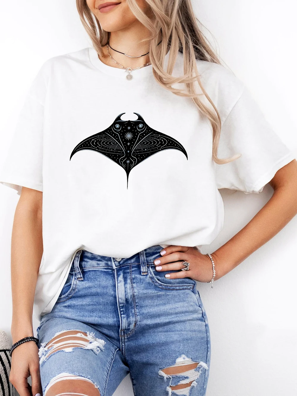 Футболки с дизайнерским принтом Manta Ray, женские летние хлопковые футболки с короткими рукавами, свободные мягкие удобные топы с круглым вырезом, повседневная женская одежда
Футболки с дизайнерским принтом Manta Ray, женские летние хлопковые футболки с короткими рукавами, свободные мягкие удобные топы с круглым вырезом, повседневная женская одежда