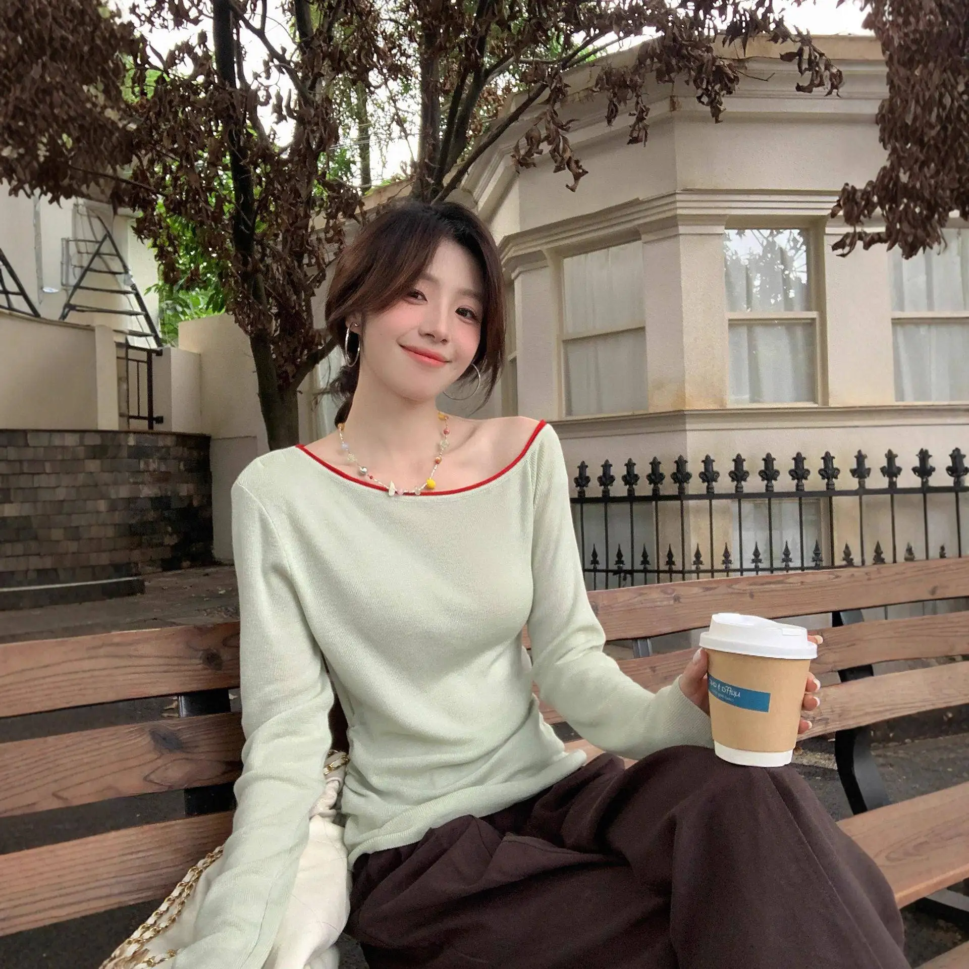 Fashionable Long Sleeve Knitted Sweater Women's Shoulder Splice Memory Color Block Korean Style Slim Fit Neckline Design
Fashionable Long Sleeve Knitted Sweater Women's Shoulder Splice Memory Color Block Korean Style Slim Fit Neckline Design