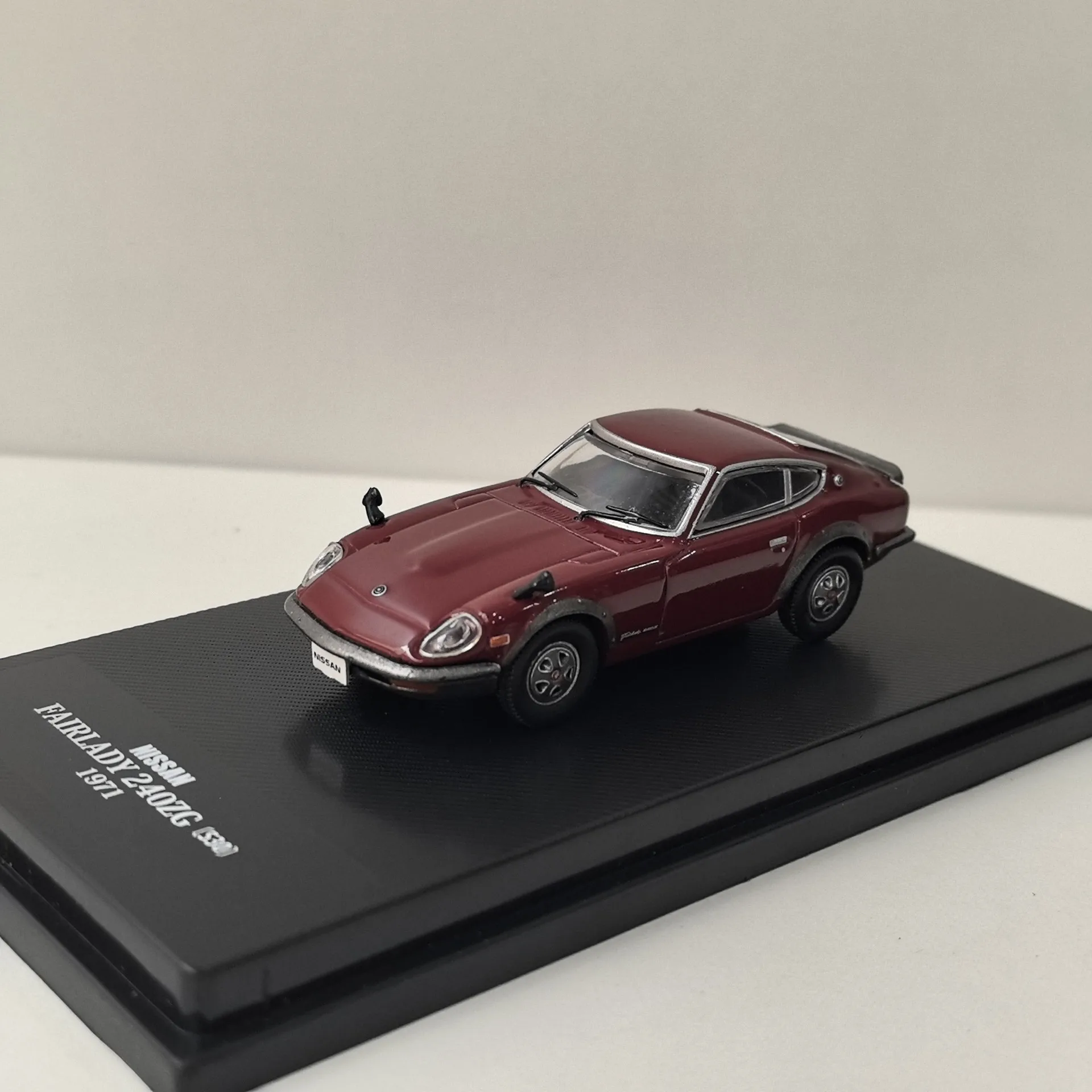Литой под давлением DEA масштаб 1/64 NISSAN FAIRLADY 240ZG S30 1971, модель автомобиля из сплава Nissan, Коллекционная игрушка, подарок, сувенир, украшение для дисплея
Литой под давлением DEA масштаб 1/64 NISSAN FAIRLADY 240ZG S30 1971, модель автомобиля из сплава Nissan, Коллекционная игрушка, подарок, сувенир, украшение для дисплея