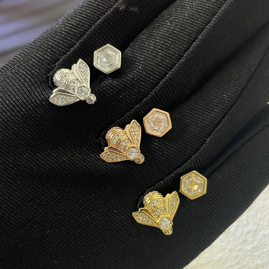 2025 new fashionable 3A zirconia asymmetrical honey AB earrings, suitable for women's high-end jewelry
2025 new fashionable 3A zirconia asymmetrical honey AB earrings, suitable for women's high-end jewelry