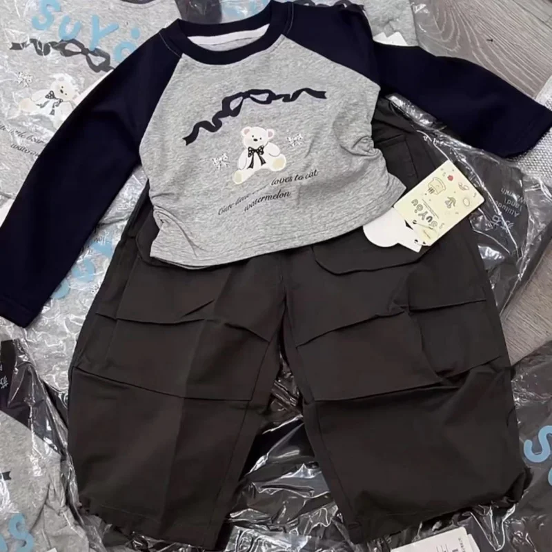 Autumn New Western Style Girl Cartoon Bear Long SleeveTT-shirt Cotton Overalls Suit Spring and Autumn
Autumn New Western Style Girl Cartoon Bear Long SleeveTT-shirt Cotton Overalls Suit Spring and Autumn