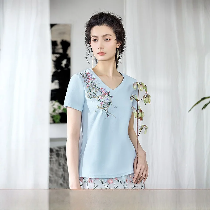 Ele Embroidered V-Ne ort Sve T-irt Women's Faion Vintage Sle Cotton Top for Summer Season Straight Cut Fit
Ele Embroidered V-Ne ort Sve T-irt Women's Faion Vintage Sle Cotton Top for Summer Season Straight Cut Fit