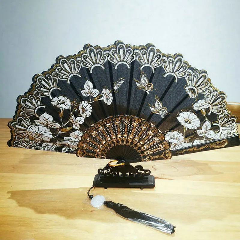 Oriental Aesthetics Butterfly Love Flower Pattern Folding Fan With Tassels Design Black Golden Stamp Retro Hand Fan For Dancing
Oriental Aesthetics Butterfly Love Flower Pattern Folding Fan With Tassels Design Black Golden Stamp Retro Hand Fan For Dancing